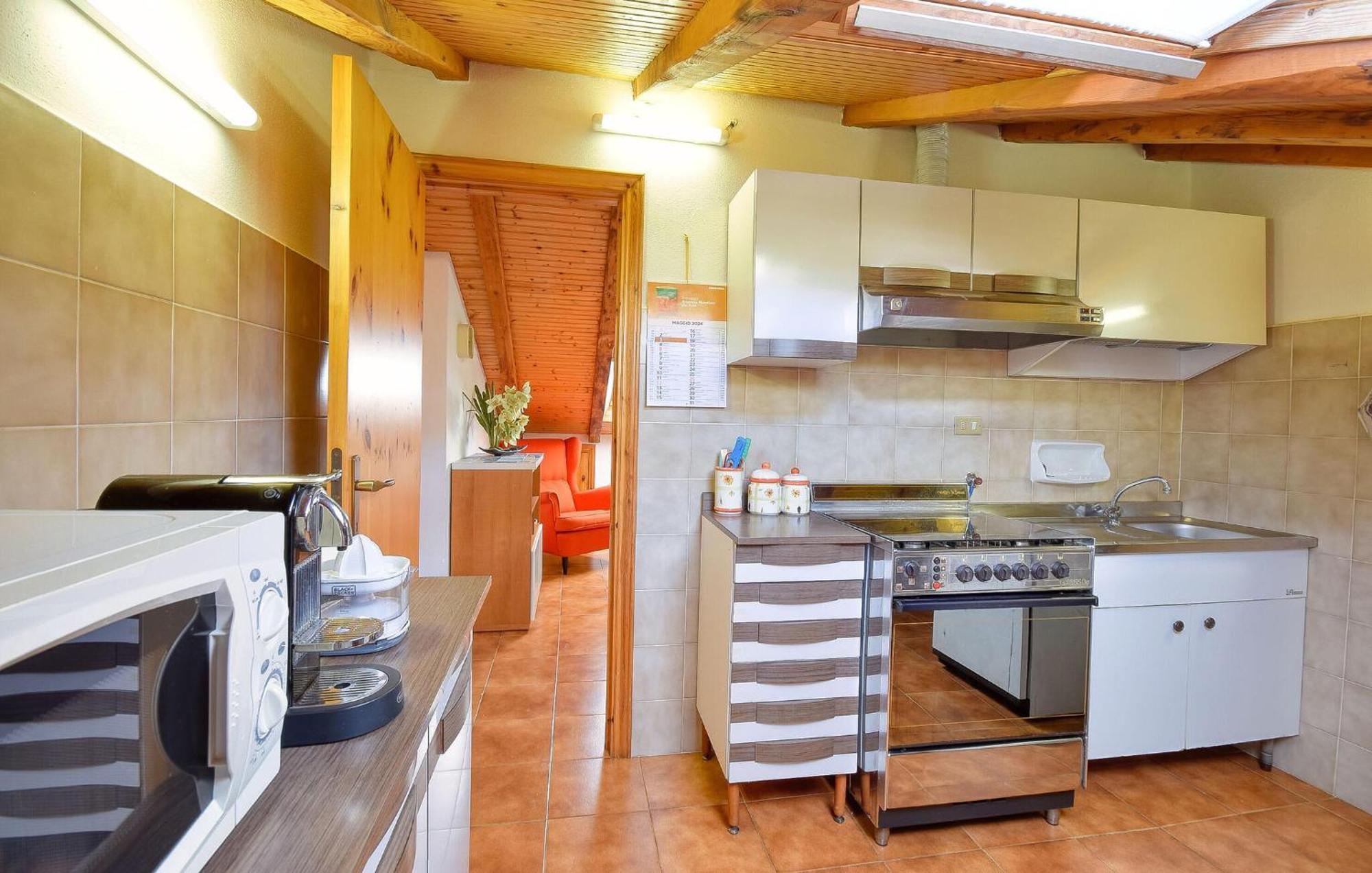 2 Bedroom Stunning Apartment In Moneglia Exterior foto